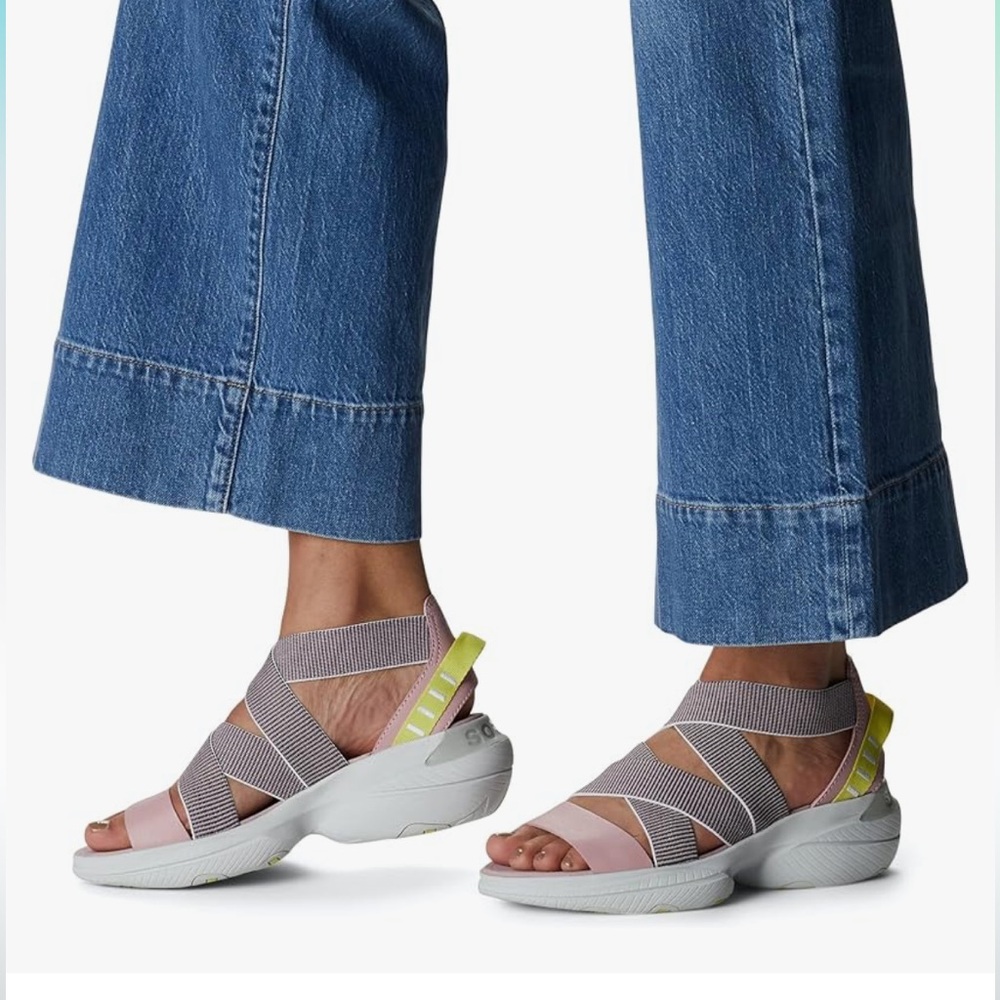 NWT Sorel Women's Explorer Blitz Multistrap Sandals
